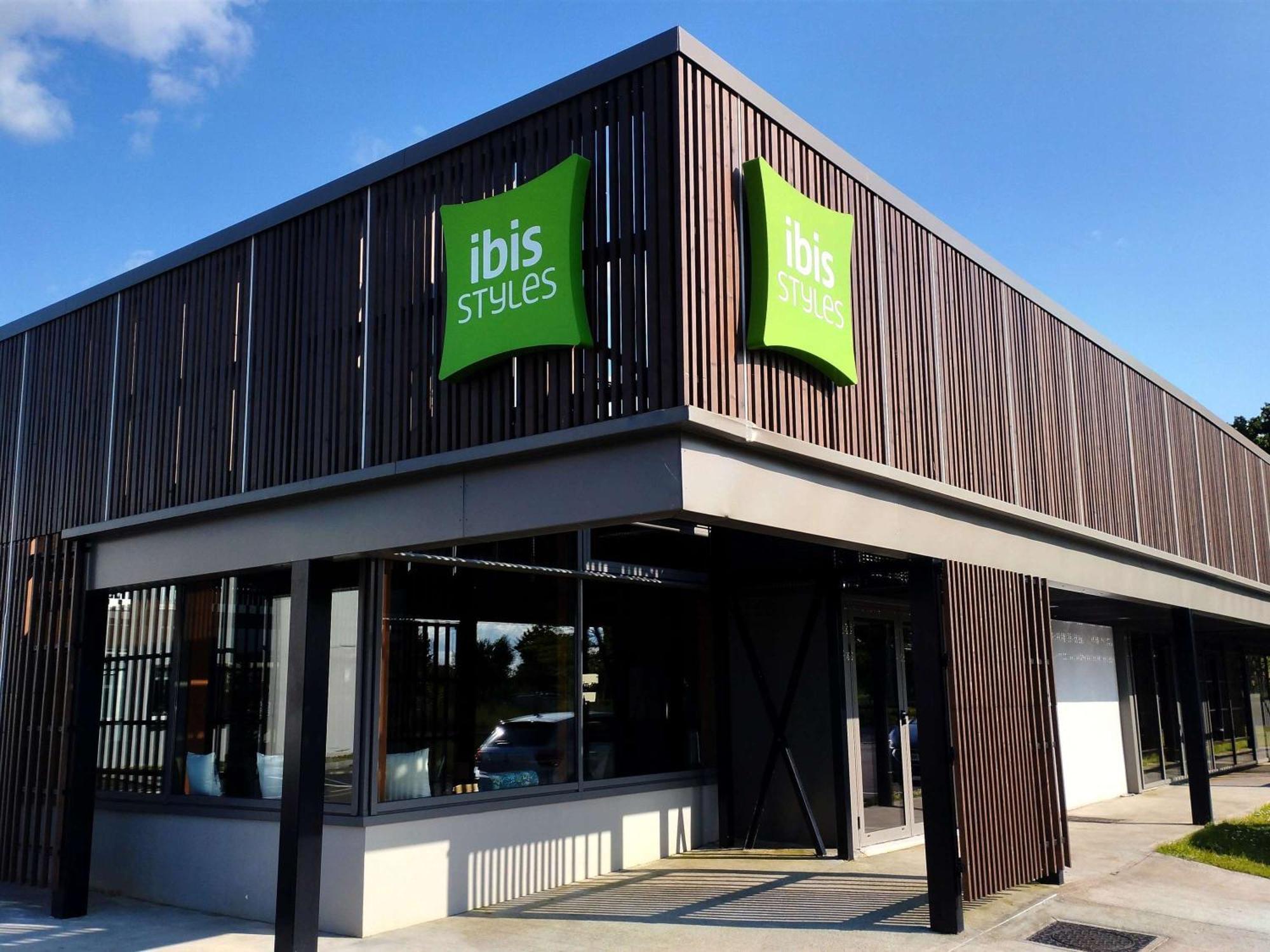 ホテル Ibis Styles Rouen Parc Expos Zenith サン・テティエンヌ・デュ・ルヴレ エクステリア 写真